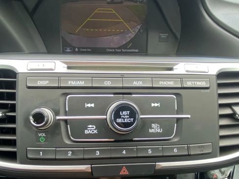 Used 2017 Honda Accord LX image 27