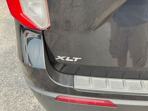 Used 2020 Ford Explorer XLT w/ Equipment Group 202A RWD image 7