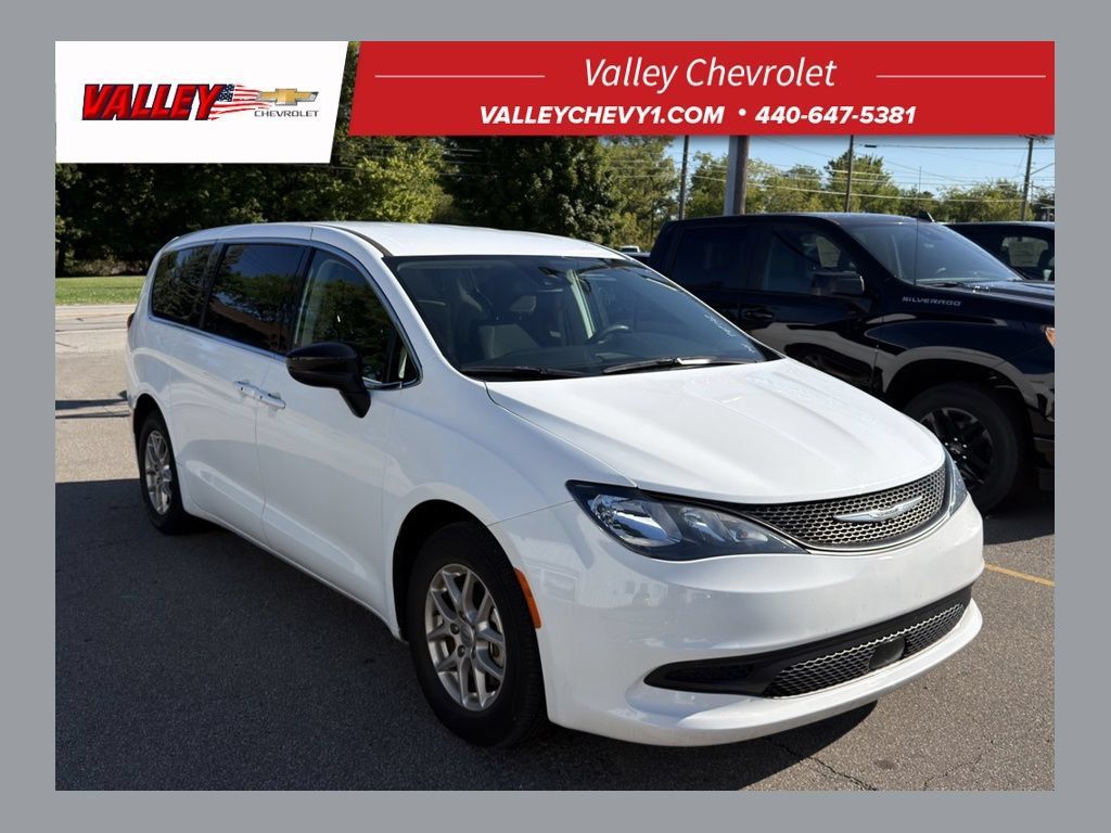 Used 2024 Chrysler Voyager LX FWD image 1