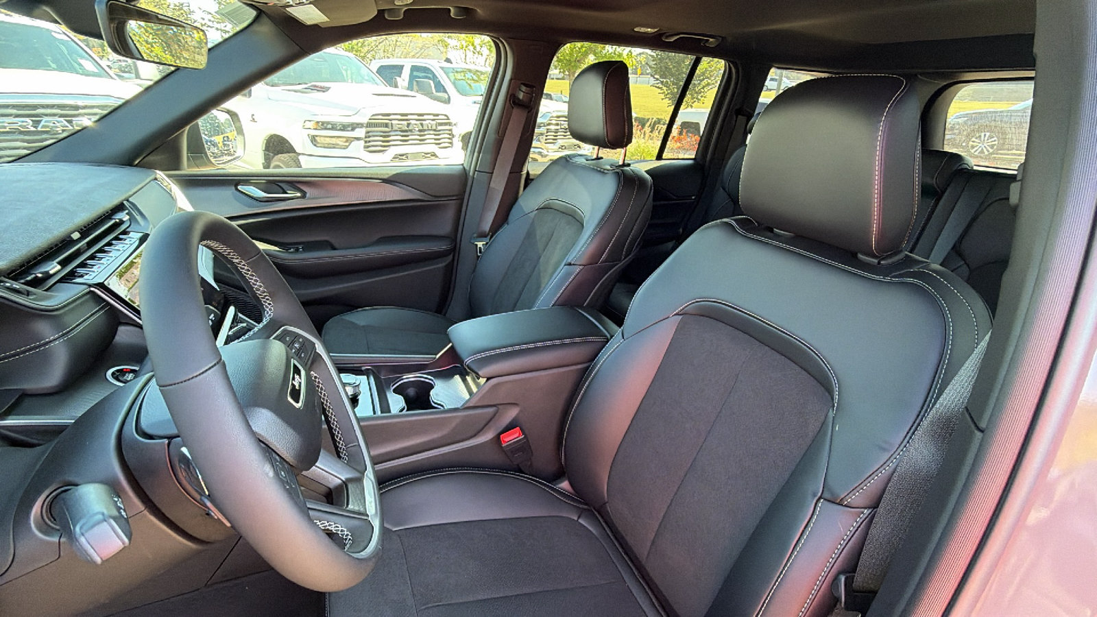 New 2027 Jeep Grand Cherokee Laredo X AWD/4WD image 18