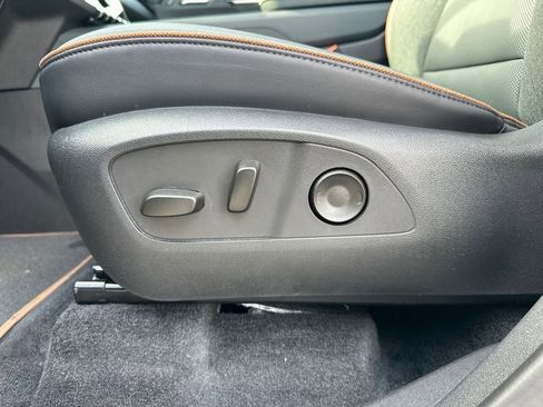 Used 2025 GMC Acadia AT4 w/ Luxury Package image 22