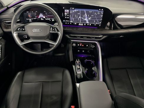 Used 2025 Audi Q5 Premium w/ Convenience Package image 27