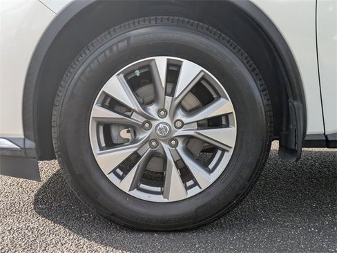 Used 2018 Nissan Murano SL w/ Moonroof Package image 14