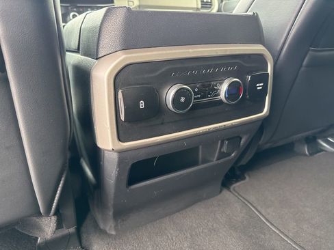 Used 2024 Ford Expedition XLT image 15