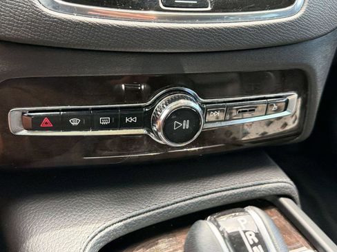 Used 2017 Volvo XC90 T6 Momentum w/ Vision Package AWD/4WD image 17