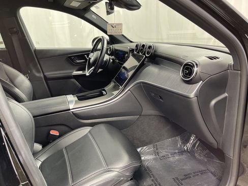 Used 2024 Mercedes-Benz GLC 300 4MATIC image 24