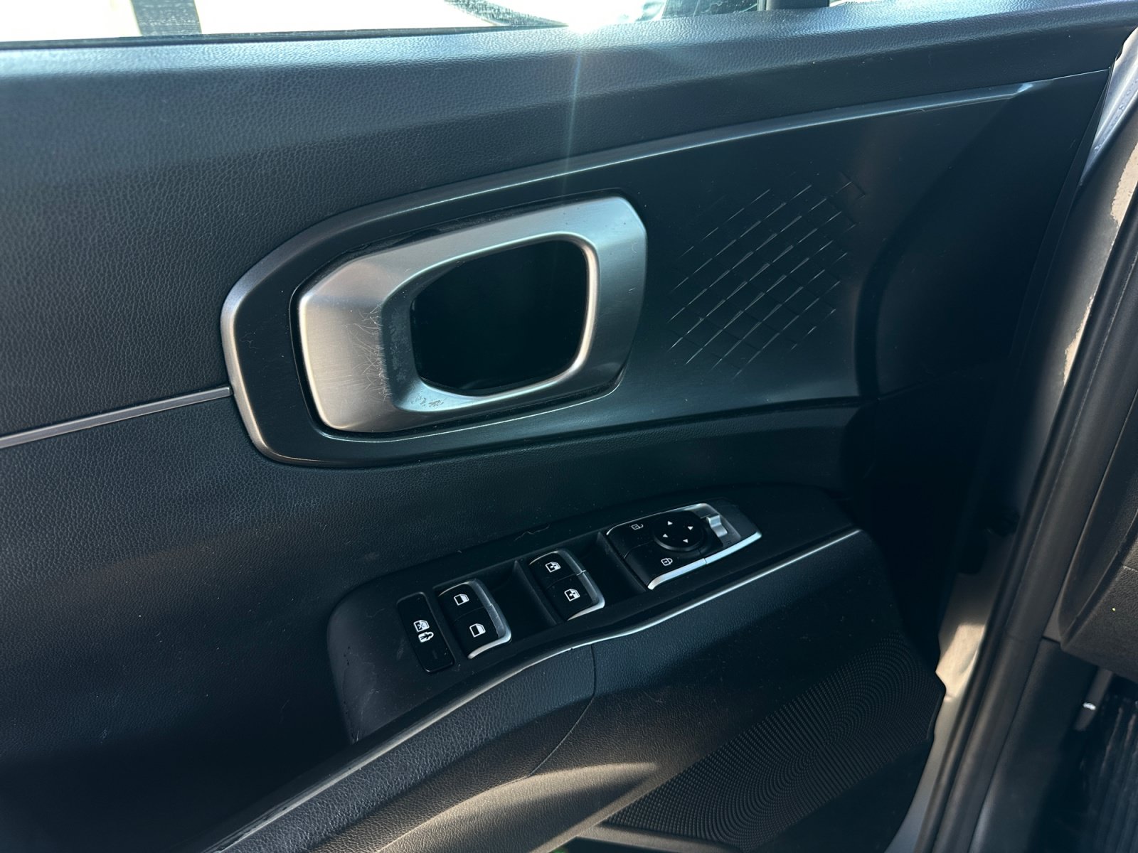 Used 2021 Kia Sorento S FWD image 16