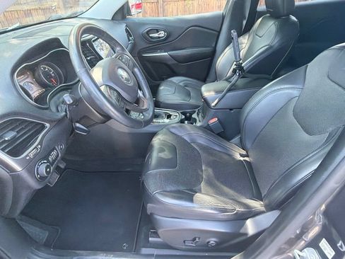 Used 2019 Jeep Cherokee Limited AWD/4WD image 10