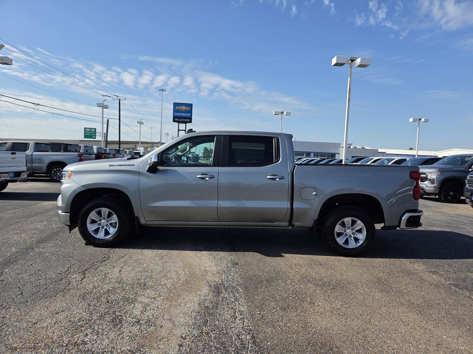 Used 2025 Chevrolet Silverado 1500 LT RWD image 2