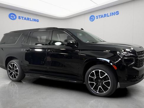 Certified 2023 Chevrolet Suburban RST w/ Luxury Package AWD/4WD image 13