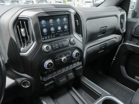 Used 2021 GMC Sierra 2500 AT4 w/ AT4 Premium Plus Package AWD/4WD image 11