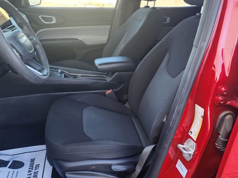 Used 2023 Jeep Compass Sport image 14