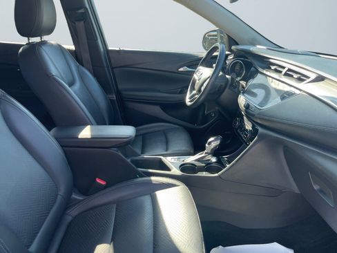 Used 2022 Buick Encore GX Essence w/ Advanced Technology Package image 17