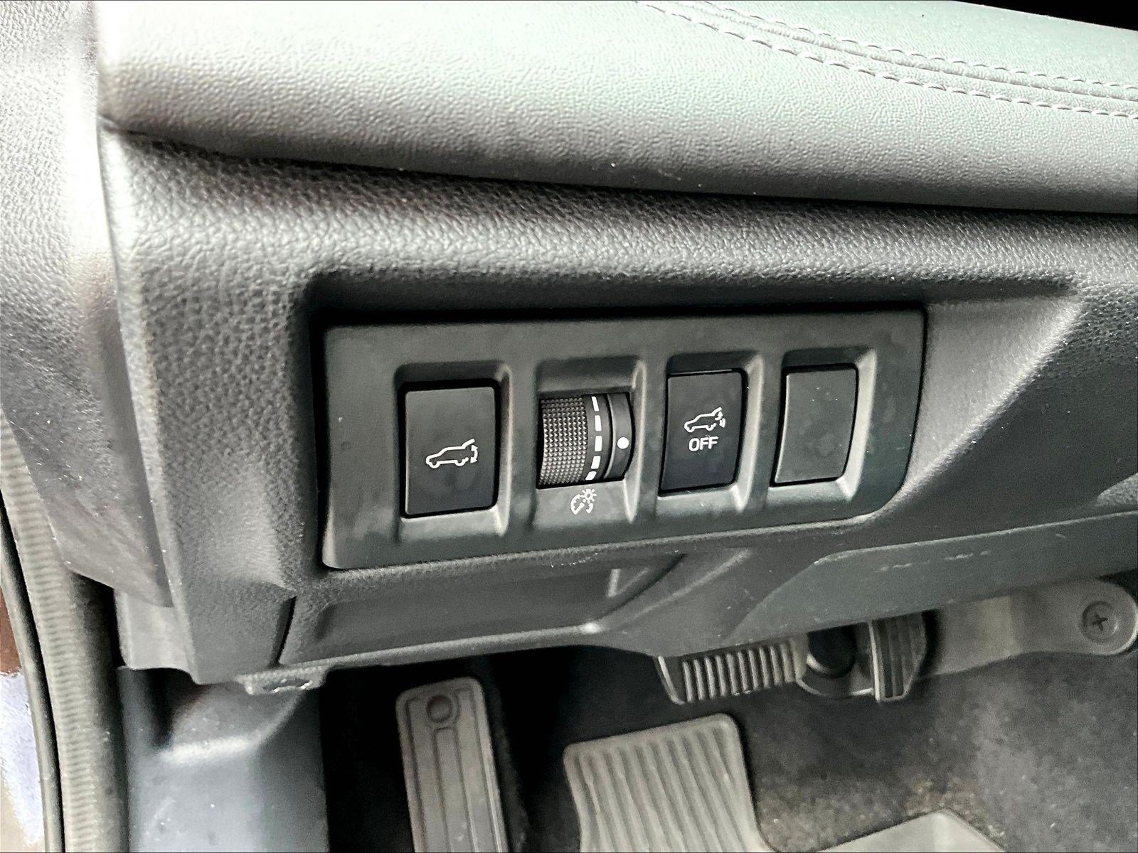 Used 2025 Subaru Outback Limited AWD/4WD image 39
