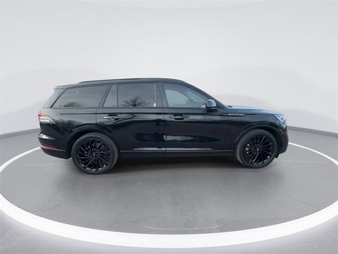 Used 2023 Lincoln Aviator Reserve w/ Equipment Group 201A image 9