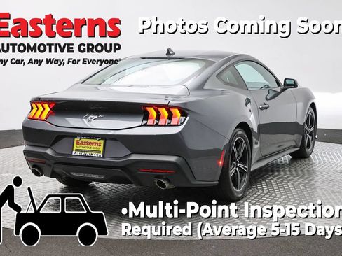 Used 2025 Ford Mustang Coupe RWD image 5