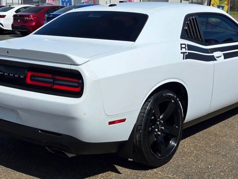 Used 2018 Dodge Challenger R/T RWD image 3