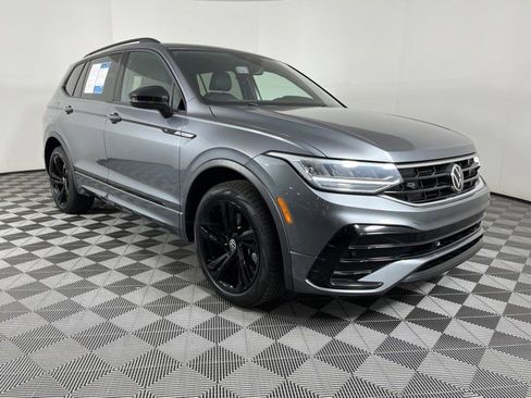 Used 2023 Volkswagen Tiguan SE R-Line FWD image 2