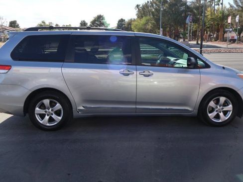 Used 2013 Toyota Sienna LE w/ Towing Pkg FWD image 8