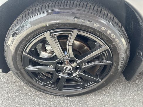 Used 2024 Nissan Kicks SR w/ SR Premium Package FWD image 32