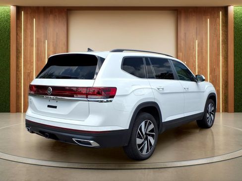 Used 2025 Volkswagen Atlas SE FWD image 33