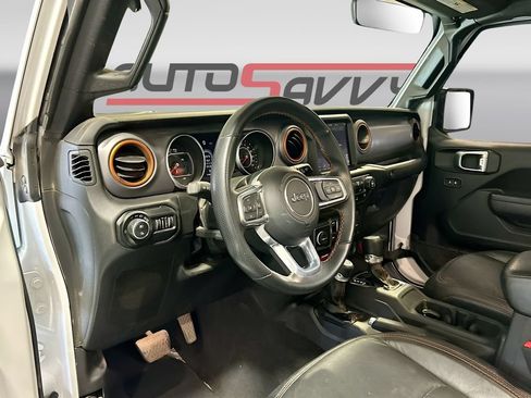 Used 2022 Jeep Gladiator Mojave w/ Trailer Tow Package AWD/4WD image 9