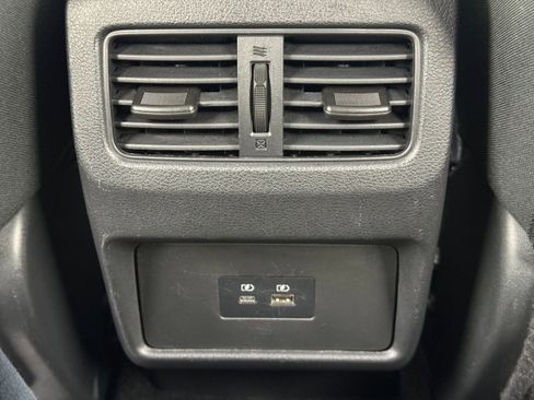 Used 2022 Nissan Rogue SV image 28