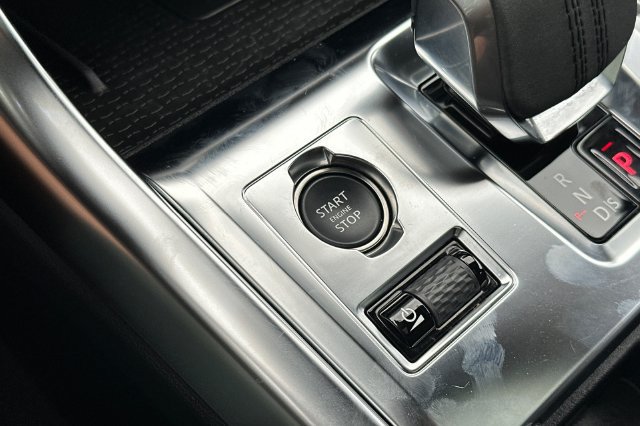 Certified 2024 Jaguar XF R-Dynamic SE AWD/4WD image 21