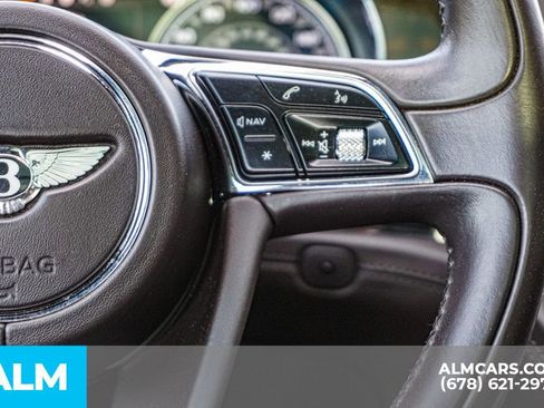 Used 2019 Bentley Bentayga image 31