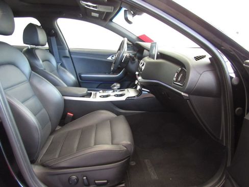 Used 2019 Kia Stinger GT2 AWD/4WD image 18