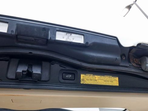 Used 2013 Lexus LX 570 4WD image 47