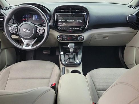 Used 2020 Kia Soul EX image 9