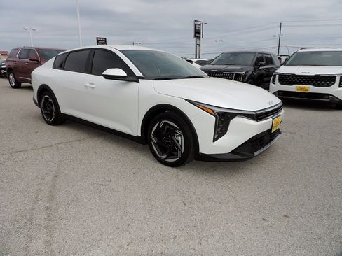 New 2025 Kia K4 EX FWD image 3