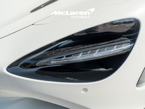 Used 2024 McLaren 750S Spider RWD image 21