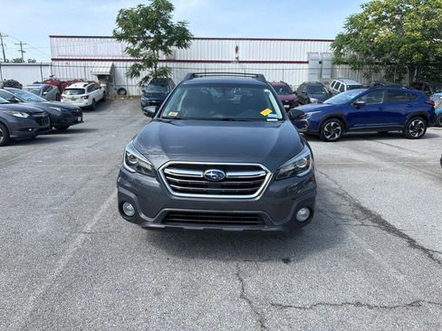 Used 2018 Subaru Outback 2.5i Limited AWD/4WD image 2