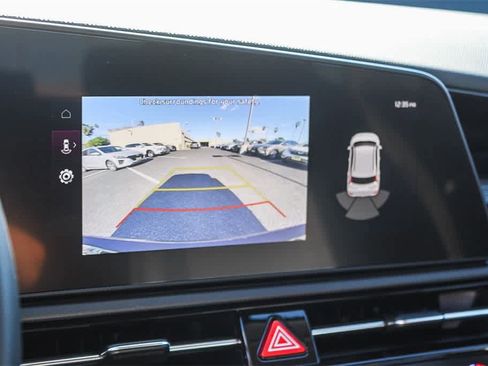 Used 2023 Kia Niro EX image 33