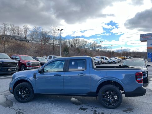 New 2026 Ford Maverick Lariat w/ Black Appearance Package image 7