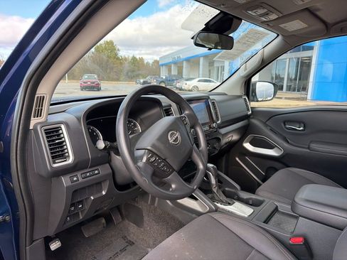 Used 2022 Nissan Frontier SV image 10