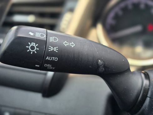 Used 2023 Toyota Camry SE FWD image 24