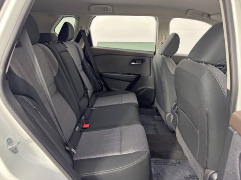 Used 2023 Nissan Rogue SV FWD image 33