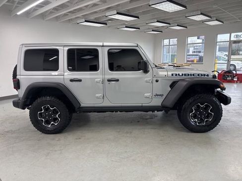 Used 2023 Jeep Wrangler Unlimited Rubicon 4xe w/ Cold Weather Group AWD/4WD image 13