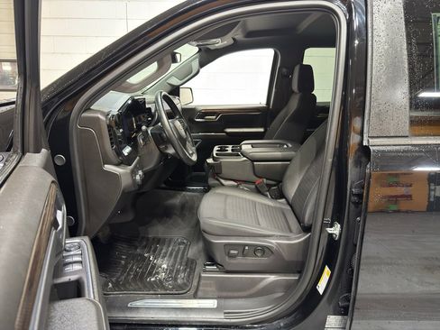 Used 2025 Chevrolet Silverado 1500 LT image 14