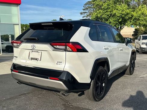 Used 2025 Toyota RAV4 XSE AWD/4WD image 3