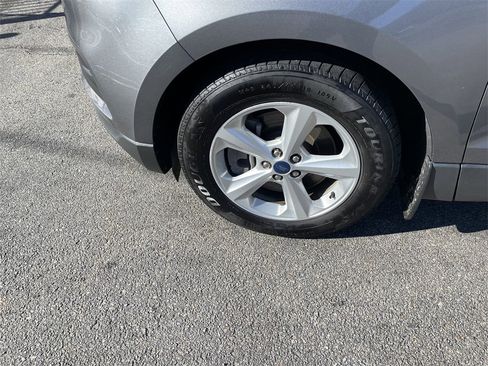 Used 2021 Ford Edge SE image 9