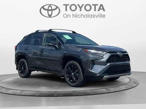 Used 2025 Toyota RAV4 XSE w/ Advanced Technology Package AWD/4WD image 7