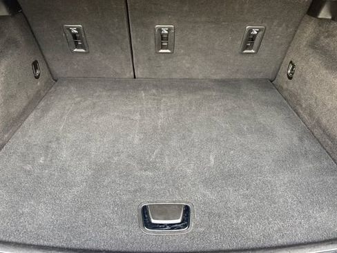 Used 2024 Cadillac XT4 Premium Luxury image 17