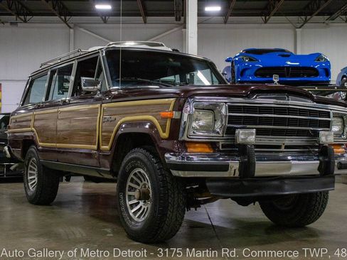Used 1988 Jeep Grand Wagoneer image 10