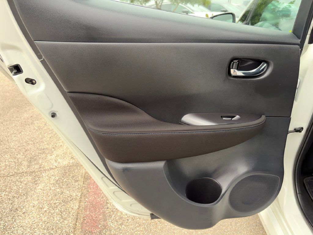 Used 2025 Nissan Leaf S FWD image 28