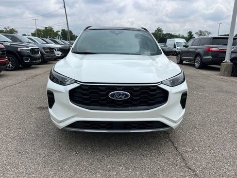 Certified 2023 Ford Escape ST-Line w/ Tech Pack #1 AWD/4WD image 2