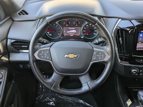 Used 2023 Chevrolet Traverse LT FWD image 13